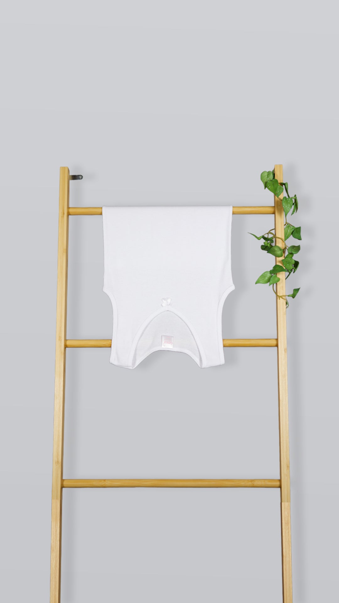 تيشيرت بناتي بدون أكمام - أبيض - 6 قطع